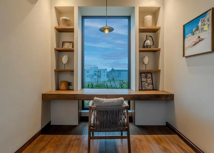 Stylish 3br Walking Distance To Lyma