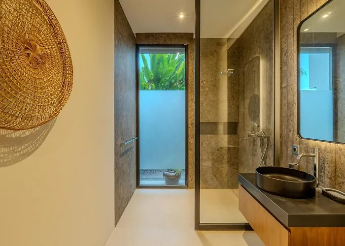 Stylish 3br Walking Distance To Lyma Villa